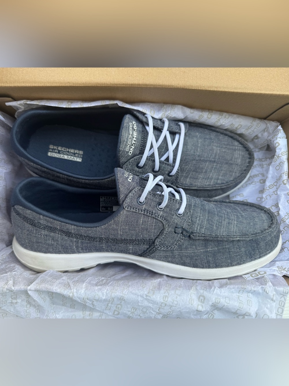 Skechers navy blue pull-on shoe; Size 10. Lightweight & in Excellent Condition! - Picture 5 of 8